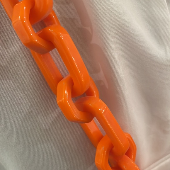 Retro Acrylic Necklace - Picture 2 of 3